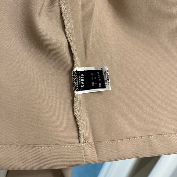 Cropped Khaki Blazer - Picture 4 of 4